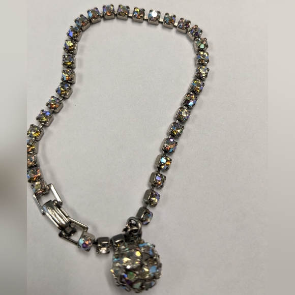 EVC 4 PRONGED AB CRYSTALS CHARM BRACELET UNSIGNED WEISS - Picture 7 of 11